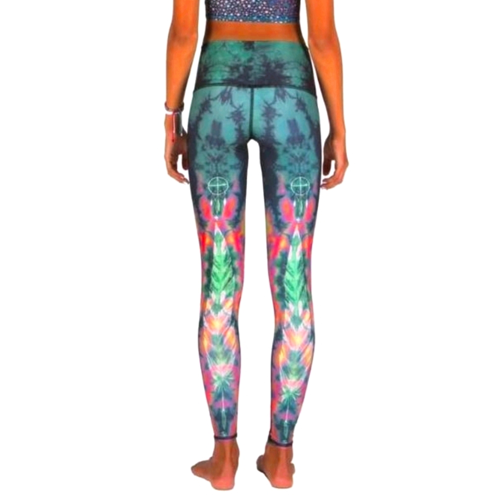 TEEKI Eagle feather 🪶 hot pant